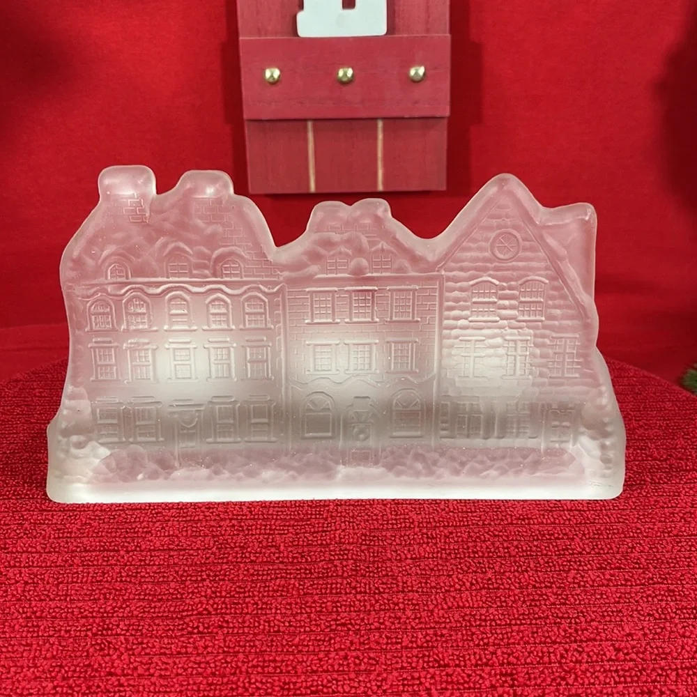 Vintage Foisted Glass House Candle Holder by “CHRISTMAS AROUND THE WORLD” 1989 - Picture 2 of 16